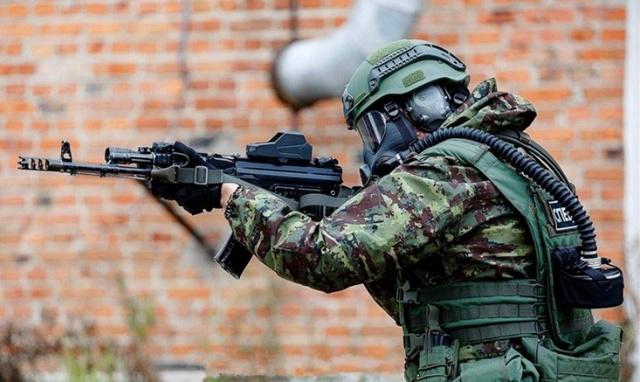 俄羅斯新式軍用防毒面具 性能領(lǐng)先的國際標桿與訓(xùn)練革新